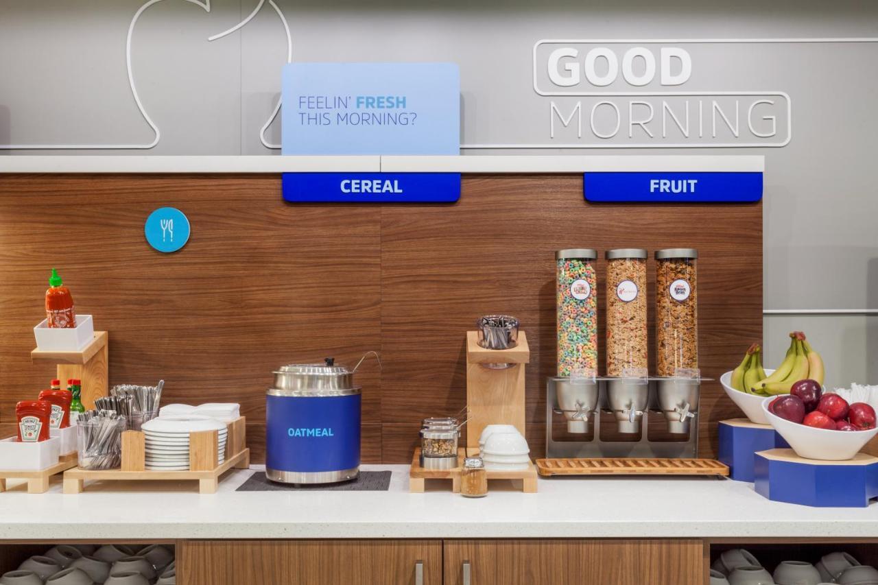 Holiday Inn Express Tallahassee-University Central By Ihg Εξωτερικό φωτογραφία