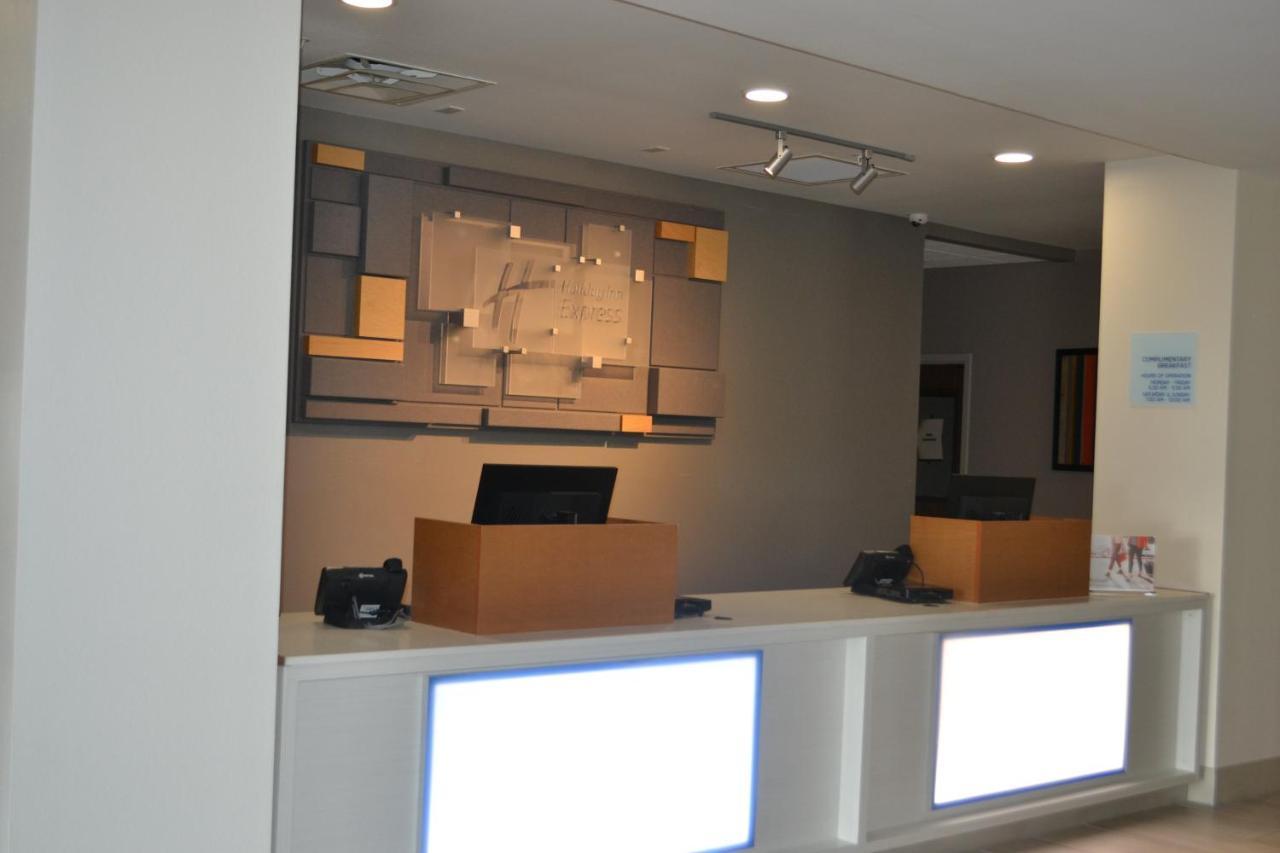 Holiday Inn Express Tallahassee-University Central By Ihg Εξωτερικό φωτογραφία