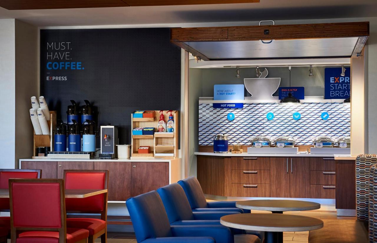 Holiday Inn Express Tallahassee-University Central By Ihg Εξωτερικό φωτογραφία